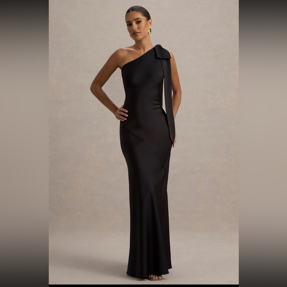 Elegant Black One-Shoulder Dress